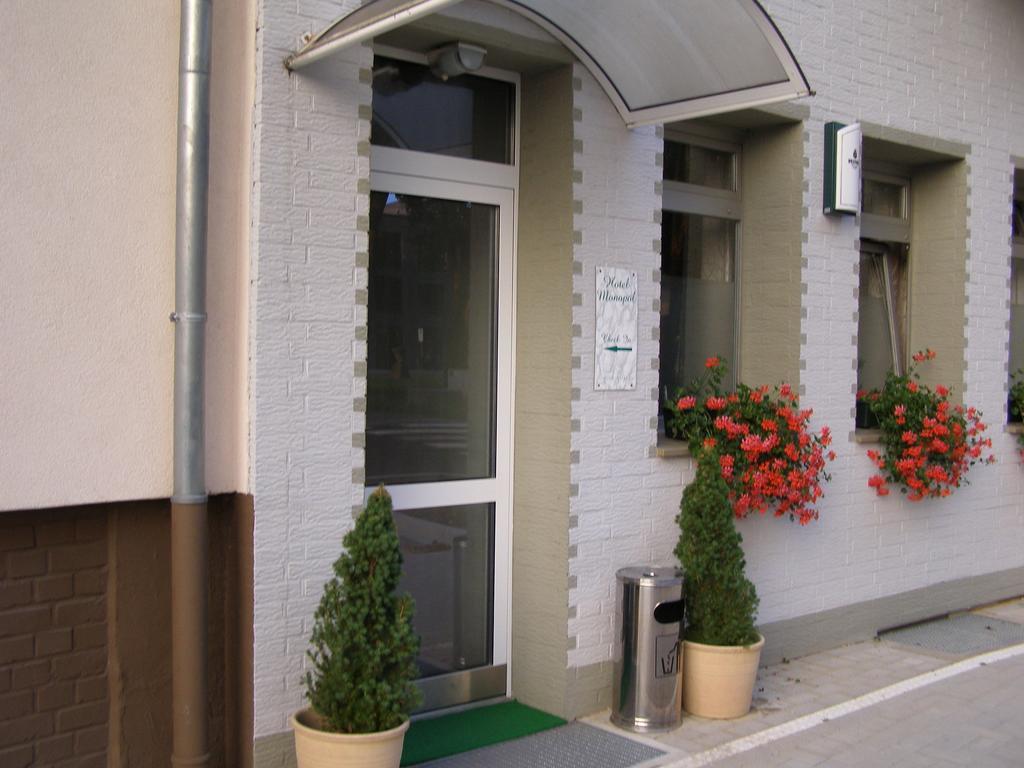 Hotel Monopol Hilden Exterior photo